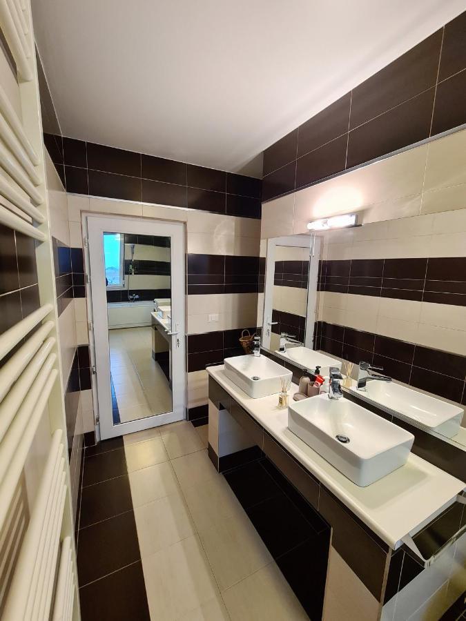 Cozy Apartment Arad Luaran gambar
